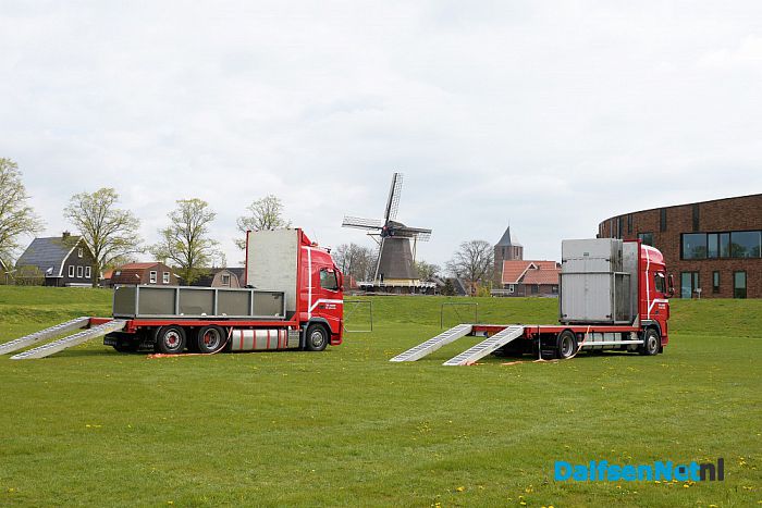 De opbouw van het Oranjefeest Dalfsen begonnen - Foto: Johan Bokma