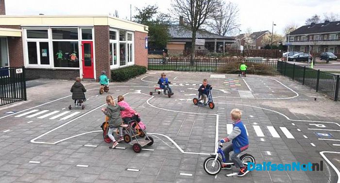 Bonte Stegge : blij vernieuwingen schoolplein - Foto: Ingezonden foto