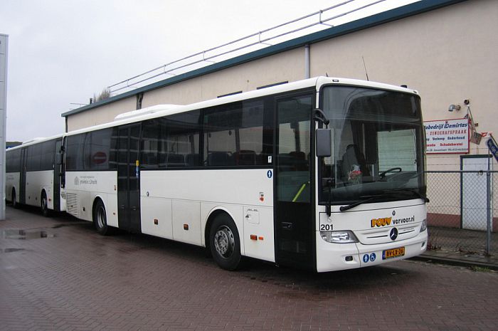 Bus voor 200 mensen tegelijk! - Foto: Eigen geleverde foto