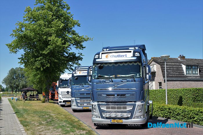 Kats uut de plaat goan! Bij de Bökkers op Damovo    - Foto: Johan Bokma