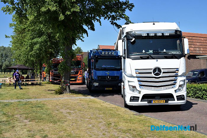 Kats uut de plaat goan! Bij de Bökkers op Damovo    - Foto: Johan Bokma