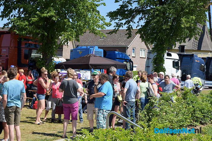 Kats uut de plaat goan! Bij de Bökkers op Damovo    - Foto: Johan Bokma