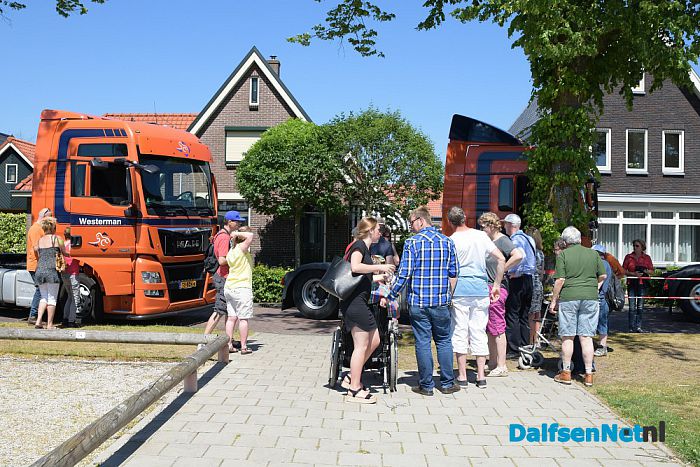 Kats uut de plaat goan! Bij de Bökkers op Damovo    - Foto: Johan Bokma