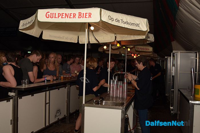 Kats uut de plaat goan! Bij de Bökkers op Damovo    - Foto: Johan Bokma