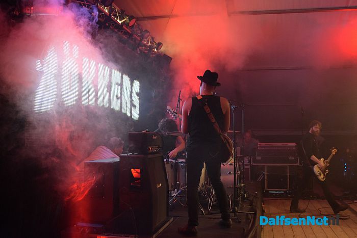 Kats uut de plaat goan! Bij de Bökkers op Damovo    - Foto: Johan Bokma