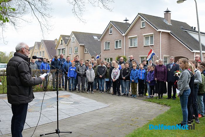 Herdenking bij oorlogsmonument Oudleusen - Foto: Johan Bokma