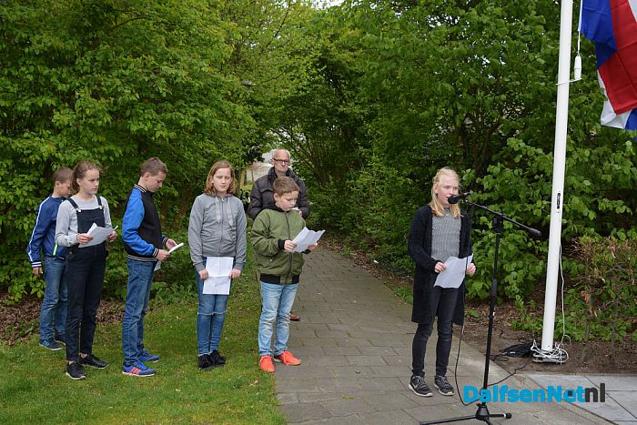 Herdenking bij oorlogsmonument Oudleusen - Foto: Johan Bokma