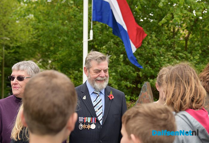 Herdenking bij oorlogsmonument Oudleusen - Foto: Johan Bokma