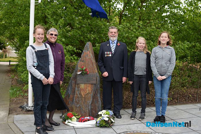 Herdenking bij oorlogsmonument Oudleusen - Foto: Johan Bokma