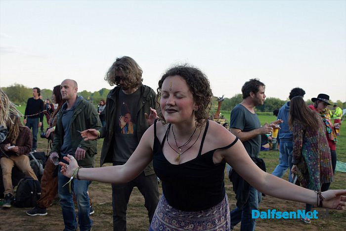 Hartvormige neerslag boven The Living Village Festival - Foto: Johan Bokma