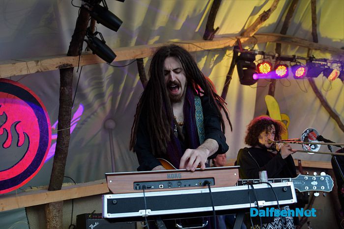 Hartvormige neerslag boven The Living Village Festival - Foto: Johan Bokma