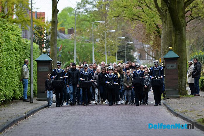 Veel belangstellenden bij herdenking in Dalfsen - Foto: Johan Bokma