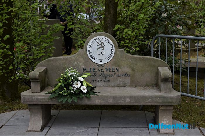 Veel belangstellenden bij herdenking in Dalfsen - Foto: Johan Bokma