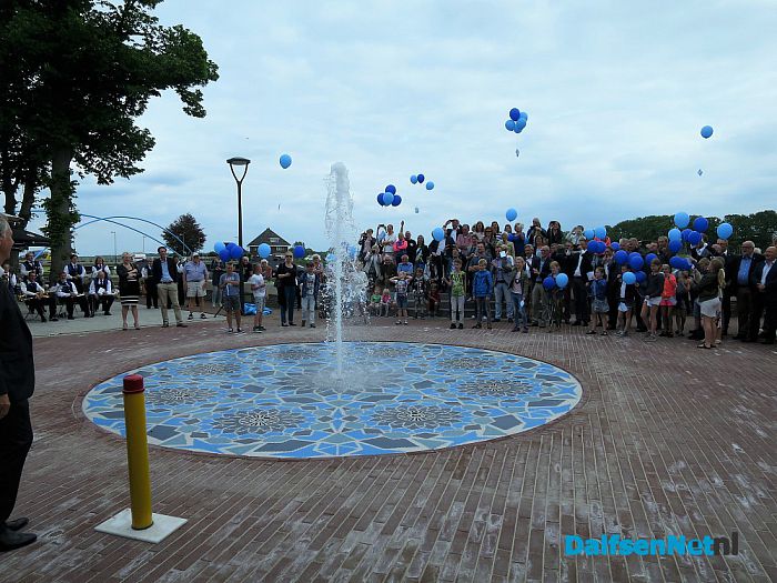 Fontein Waterfront Dalfsen in gebruik gesteld - Foto: Wim