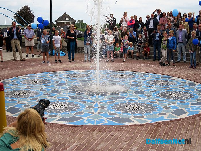 Fontein Waterfront Dalfsen in gebruik gesteld - Foto: Wim