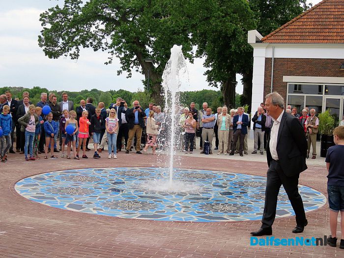 Fontein Waterfront Dalfsen in gebruik gesteld - Foto: Wim