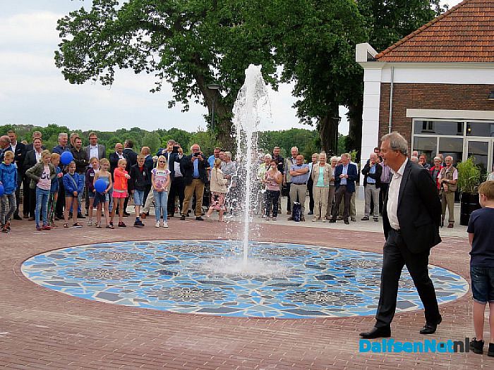 Fontein spuit niet altijd - Foto: Wim