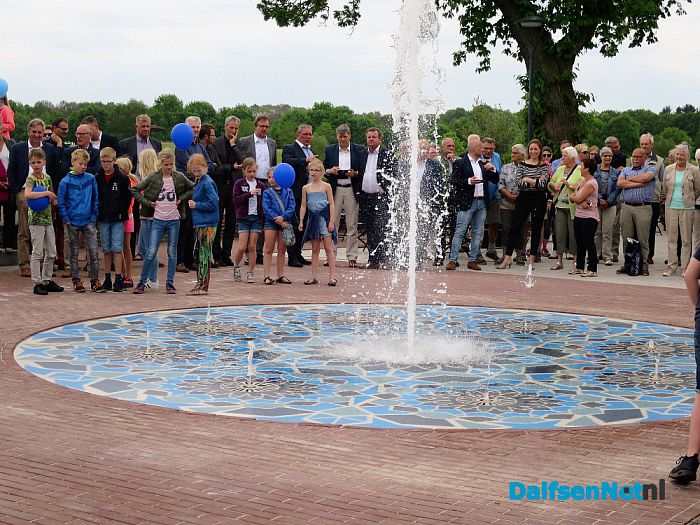 Fontein Waterfront Dalfsen in gebruik gesteld - Foto: Wim