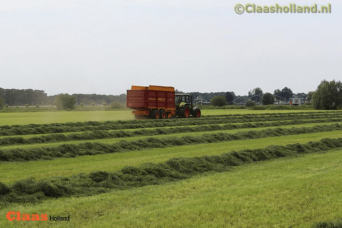 Claas tractoren in het Dalfser gras - Foto: Eigen geleverde foto