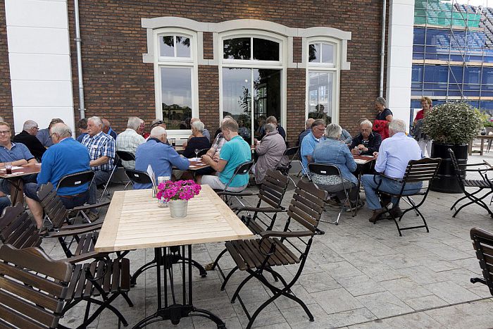 Kaartavond aan de kade - Foto: Geert Bistervels
