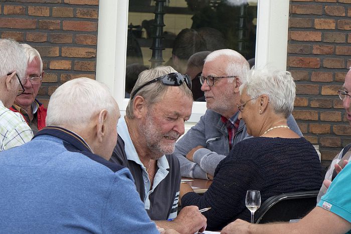 Kaartavond aan de kade - Foto: Geert Bistervels
