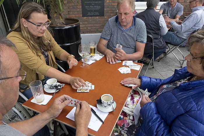 Kaartavond aan de kade - Foto: Geert Bistervels