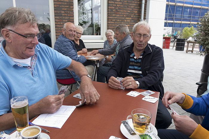 Kaartavond aan de kade - Foto: Geert Bistervels