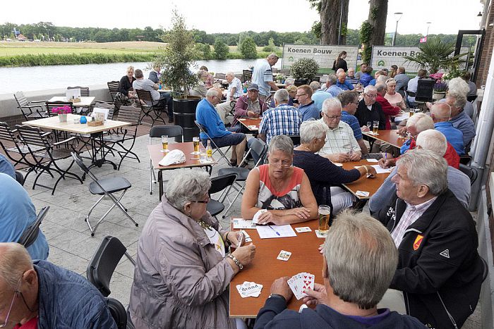 Kaartavond aan de kade - Foto: Geert Bistervels