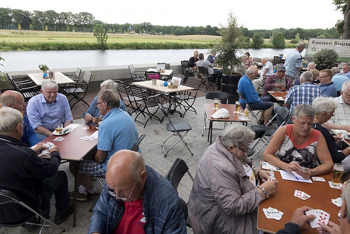 Kaartavond aan de kade - Foto: Geert Bistervels