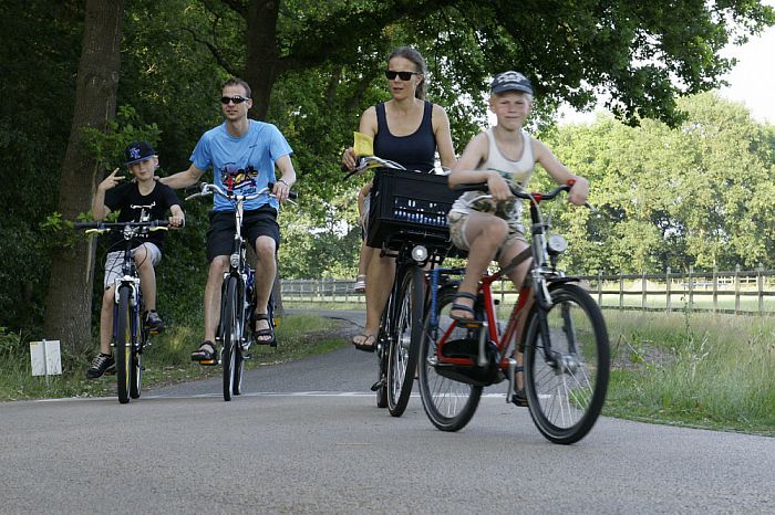 Dag 1: fiets3daagse Dalfsen - Foto: Paul Scholten