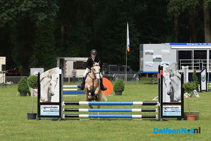 Prachtige tweede dag van het concours van Rijvereniging de Heideruiters. - Foto: Johan Bokma