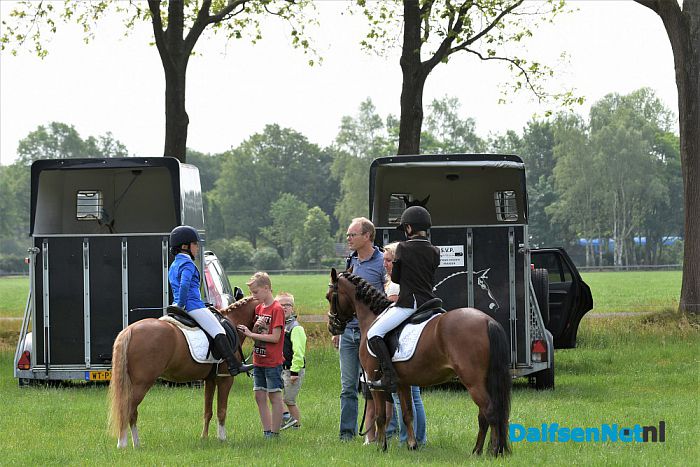 Prachtige tweede dag van het concours van Rijvereniging de Heideruiters. - Foto: Johan Bokma
