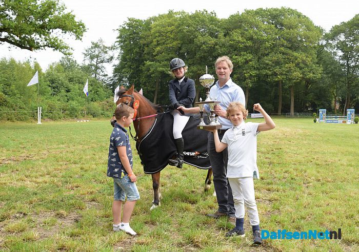 Prachtige tweede dag van het concours van Rijvereniging de Heideruiters. - Foto: Johan Bokma