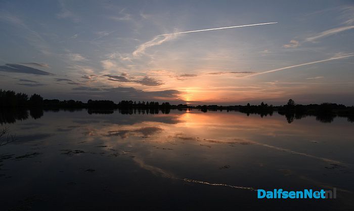 Zonsondergang Marshoek Dalfsen 21-06-2017 - Foto: Johan Bokma
