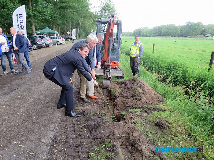 Glasvezel Lemelerveld vandaag van start - Foto: Wim
