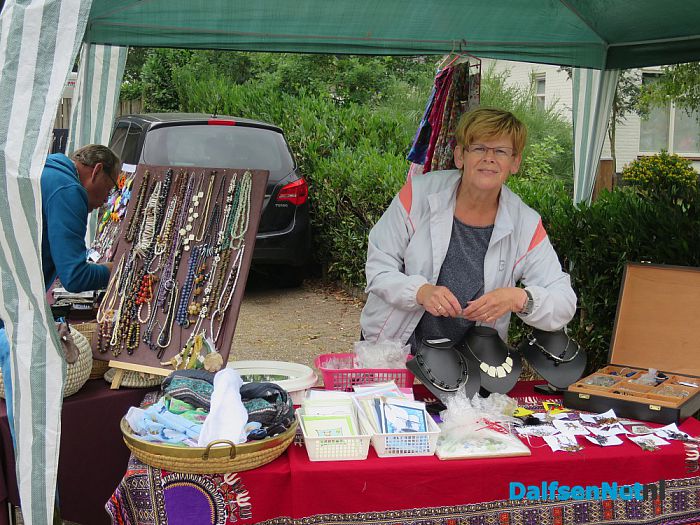 Braderie Hoonhorst om 9 uur begonnen - Foto: Wim
