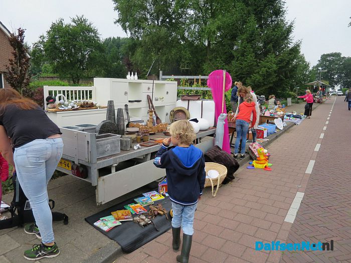 Braderie Hoonhorst om 9 uur begonnen - Foto: Wim