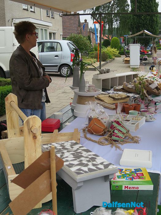 Braderie Hoonhorst om 9 uur begonnen - Foto: Wim