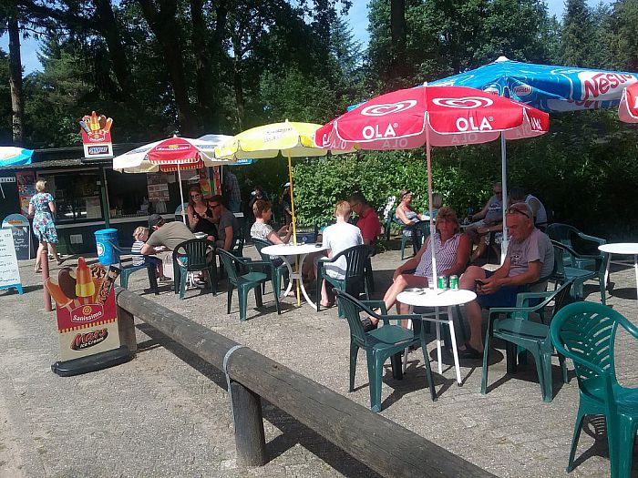 Veel passanten over de stuw - Foto: Eigen geleverde foto
