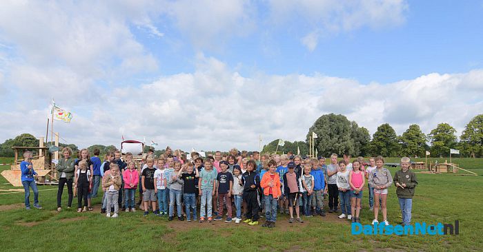 Slotdag timmerweek in het dorp Dalfsen - Foto: Johan Bokma