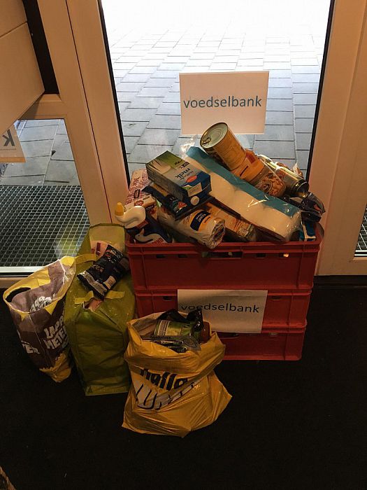 12 kratten boodschappen voedselbank - Foto: Eigen geleverde foto