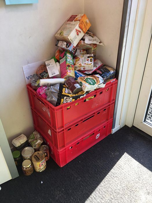 12 kratten boodschappen voedselbank - Foto: Eigen geleverde foto