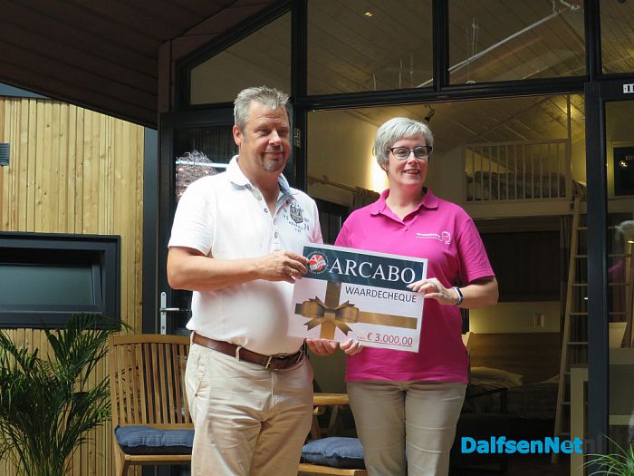 ARCABO Nieuwleusen doneert drie goede doelen - Foto: Wim