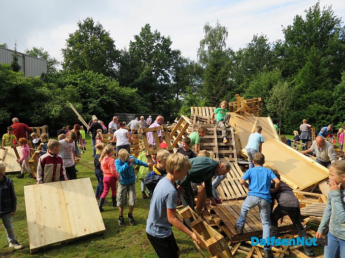 Timmerweek Lemelerveld vandaag van start - Foto: Wim