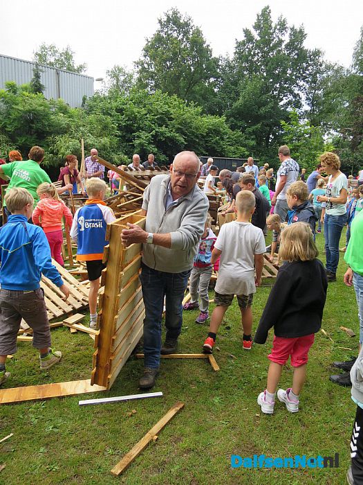 Timmerweek Lemelerveld vandaag van start - Foto: Wim