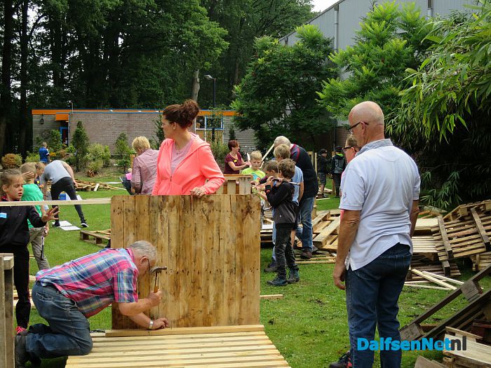Timmerweek Lemelerveld vandaag van start - Foto: Wim
