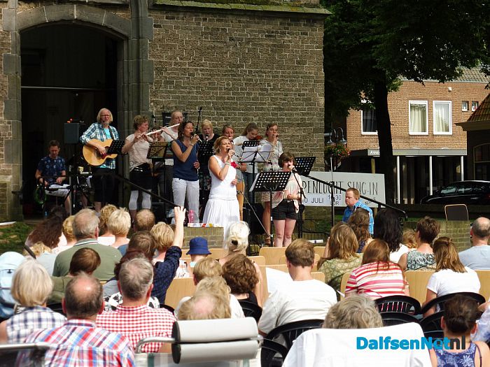 Openlucht Sing-in Dalfsen - Foto: Ingezonden foto