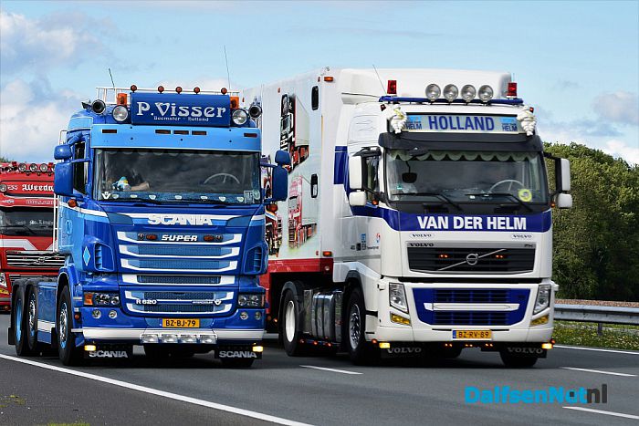 Publiek geniet langs A28 van uittocht Truckstar Festival - Foto: Johan Bokma
