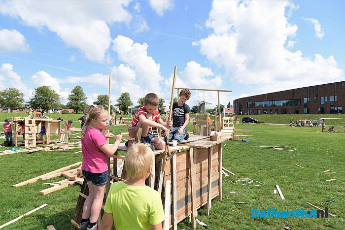 Dag twee van de timmerweek in Dalfsen - Foto: Johan Bokma
