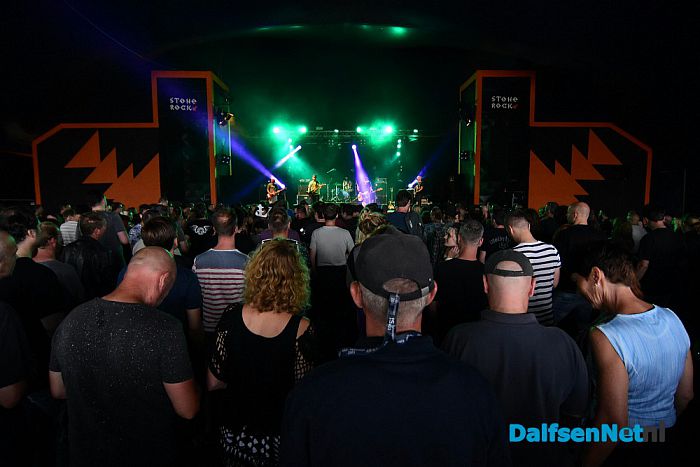 Stagediven tijdens zevende editie Stone Rock - Foto: Johan Bokma